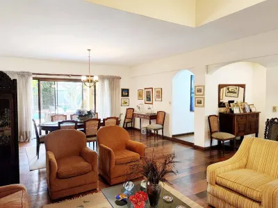 Casa de 5 dormitorios en Venta en Santo Domingo, Asunción