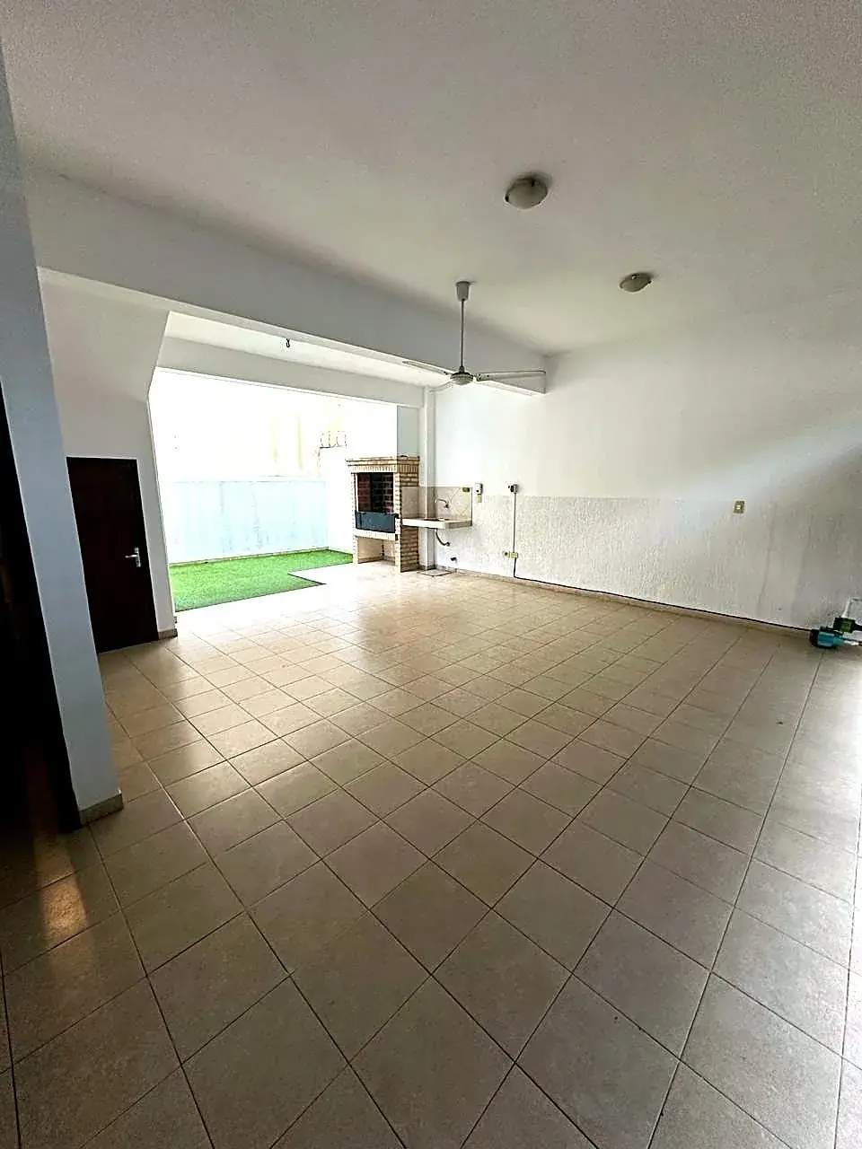 4-Bedroom House for Sale in Bernardino Caballero, Asunción - Image 2