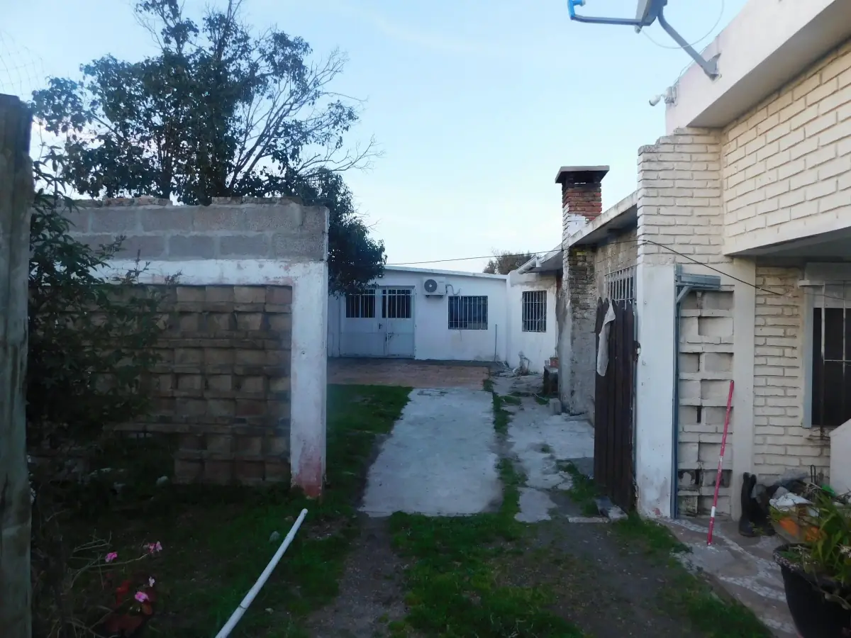 Casa de 2 quartos, 137m², à Venda no Parque de Carrasco, Cidade da Costa