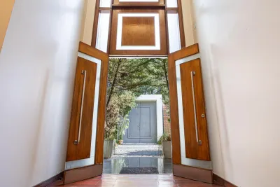 6-Bedroom House, 970m², for Sale in Mcal. José Félix Estigarribia, Asunción