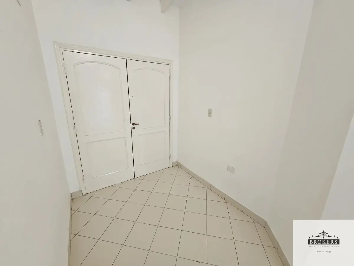 Casa de 3 dormitorios en Venta en Cuarto Barrio, Luque - Image 11