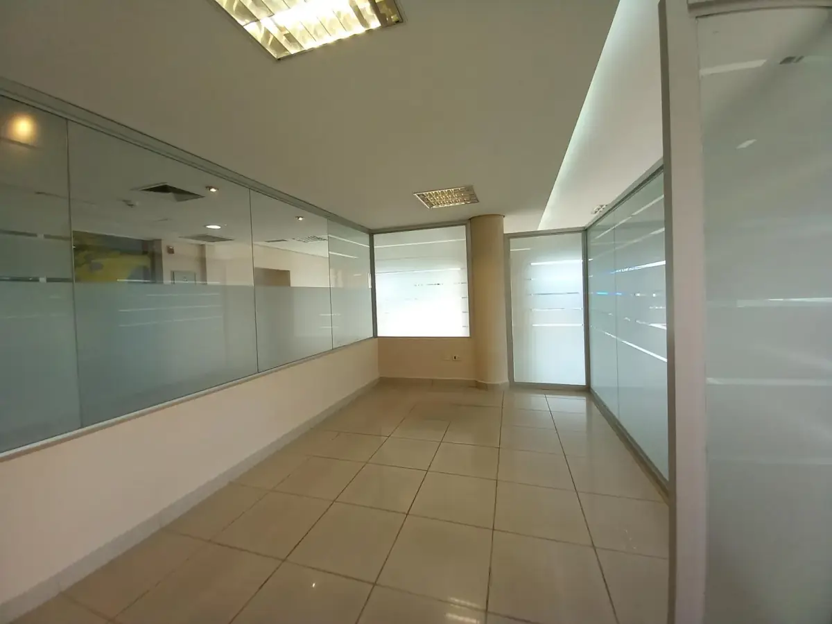 Commercial Space of 180m² for Rent in Recoleta, Asunción - Image 9