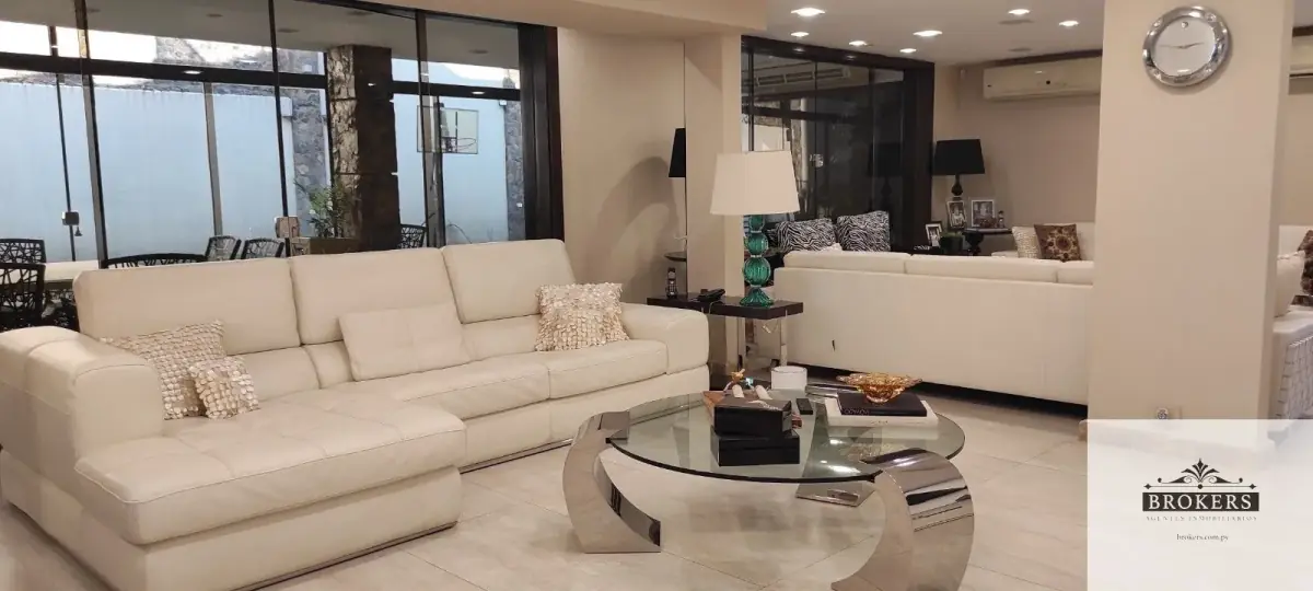 4-Bedroom House for Rent in Santo Domingo, Asunción - Image 3
