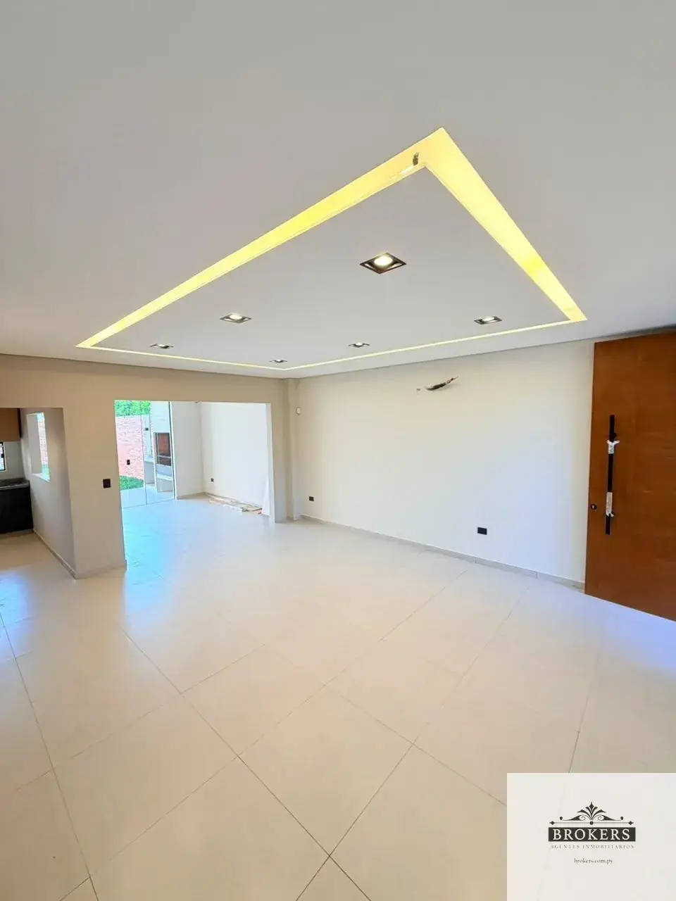 Casa de 3 dormitorios en Venta en Loma Merlo, Luque - Image 3