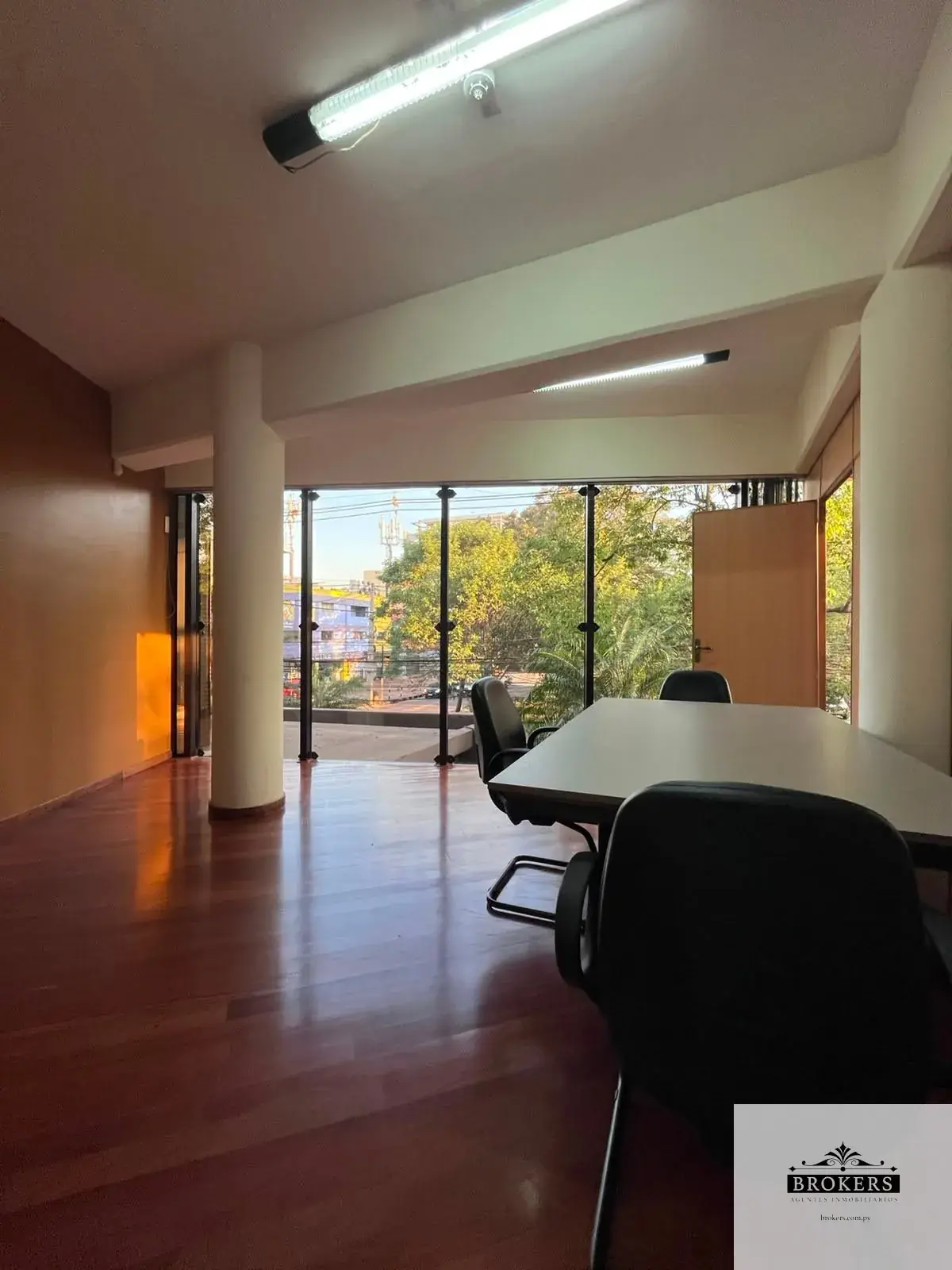Local Comercial de 480m² en Alquiler en Mariscal Estigarribia, Asunción - Image 5