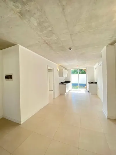 Casa de 2 dormitorios en Alquiler en Segundo Barrio, Luque