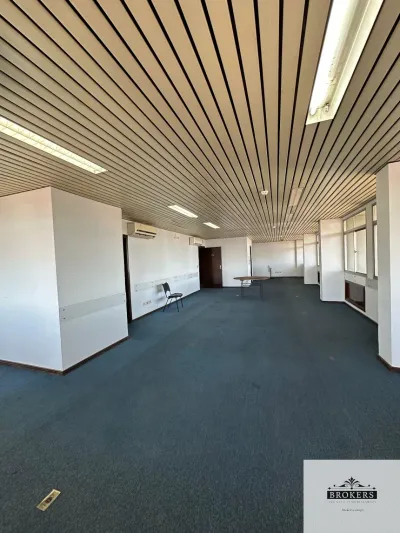 Office of 140m² for Rent in La Catedral, Lambaré
