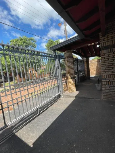 Terreno de 360m² en Venta en Julián Augusto Saldívar