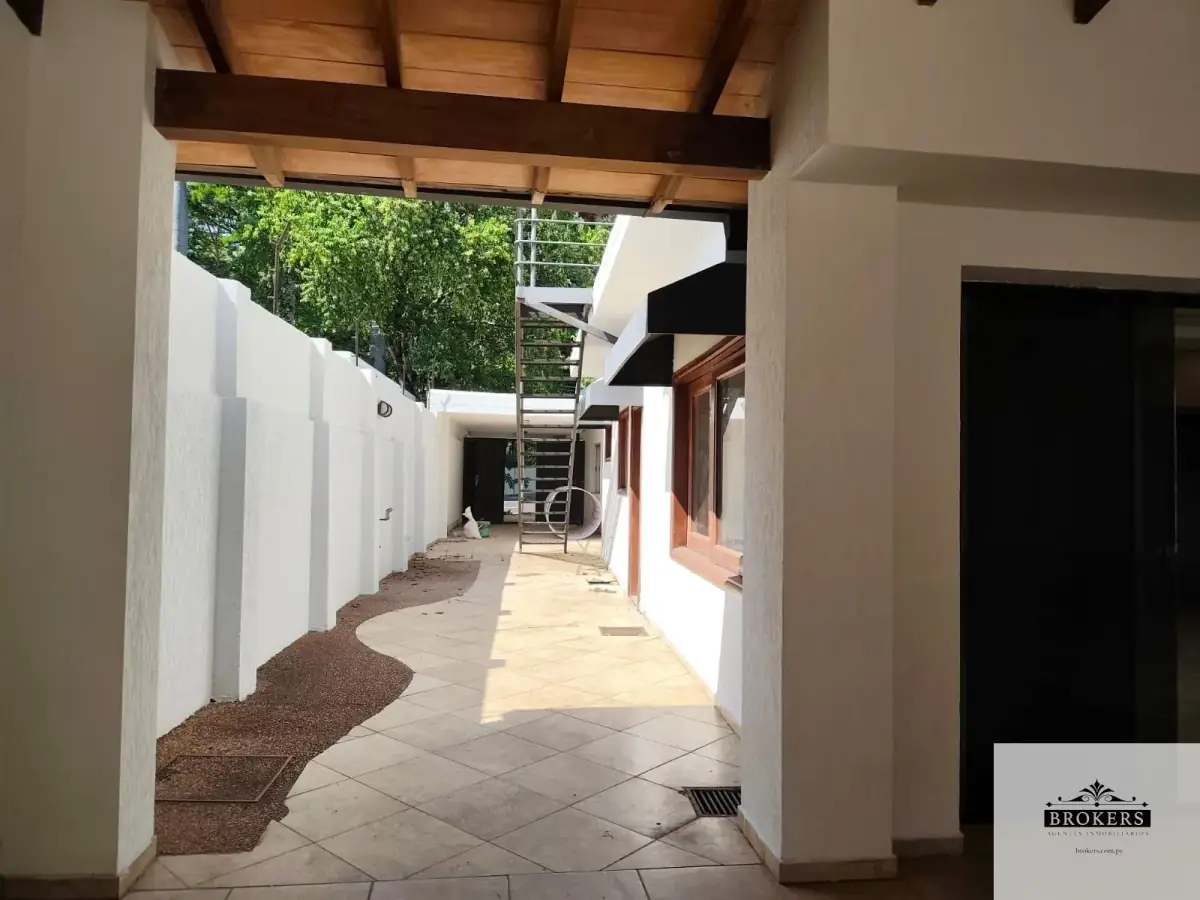 Casa de 8 dormitorios en Venta en Recoleta, Asunción - Image 20