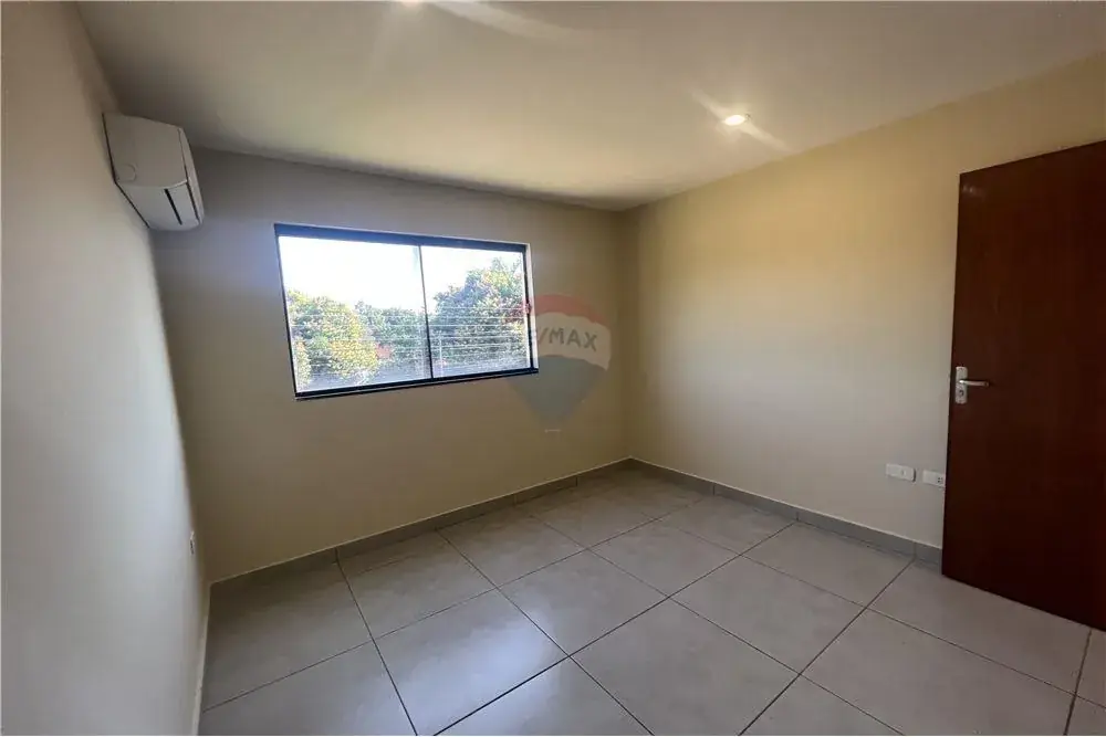 Departamento de 3 dormitorios en Venta en Cuarto Barrio, Luque - Image 12