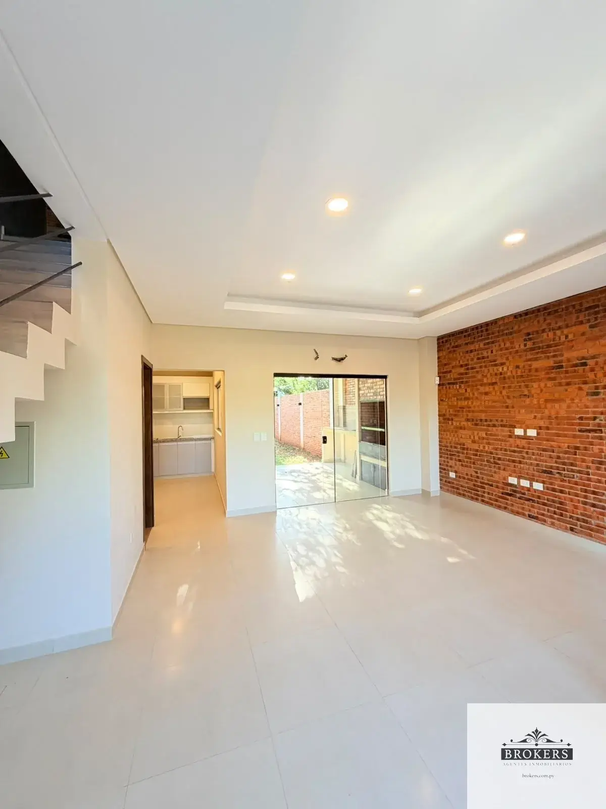 Casa de 3 dormitorios en Venta en Primer Barrio, Luque - Image 4