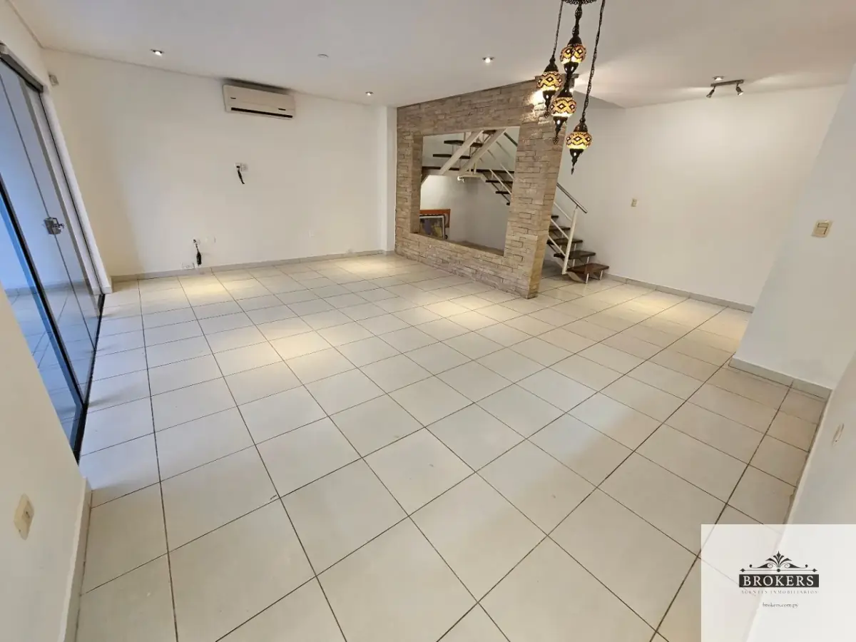 3-Bedroom House for Sale in San Cristobal, Asunción - Image 12