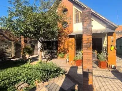 Casa de 4 dormitorios en Venta en San Juan, Fernando de la Mora