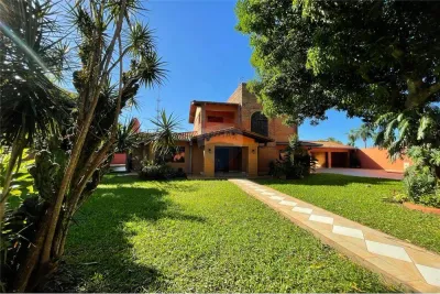 Casa de 5 dormitorios en Venta en San Antonio, Hernandarias