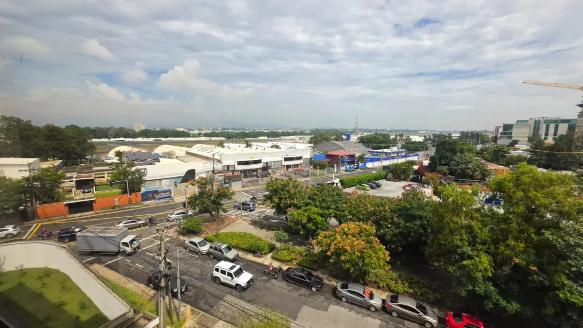 Local Comercial de 181m² en Alquiler en Zona 13, Ciudad de Guatemala - Image 3