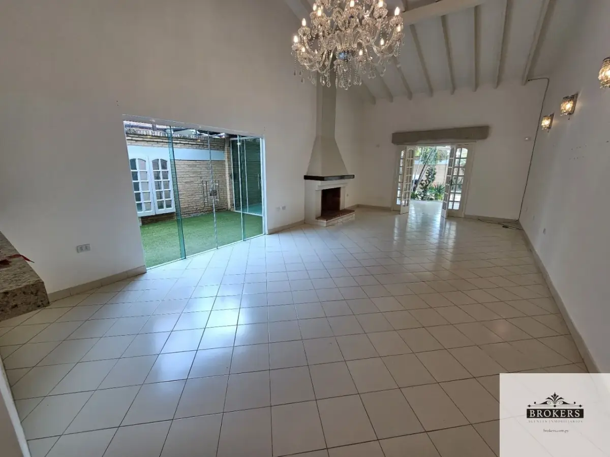 Casa de 3 dormitorios en Venta en Cuarto Barrio, Luque - Image 6