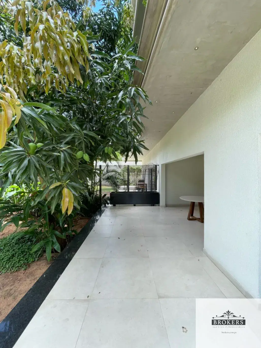 Apartamento de 2 dormitórios à Venda em Madame Lynch, Assunção