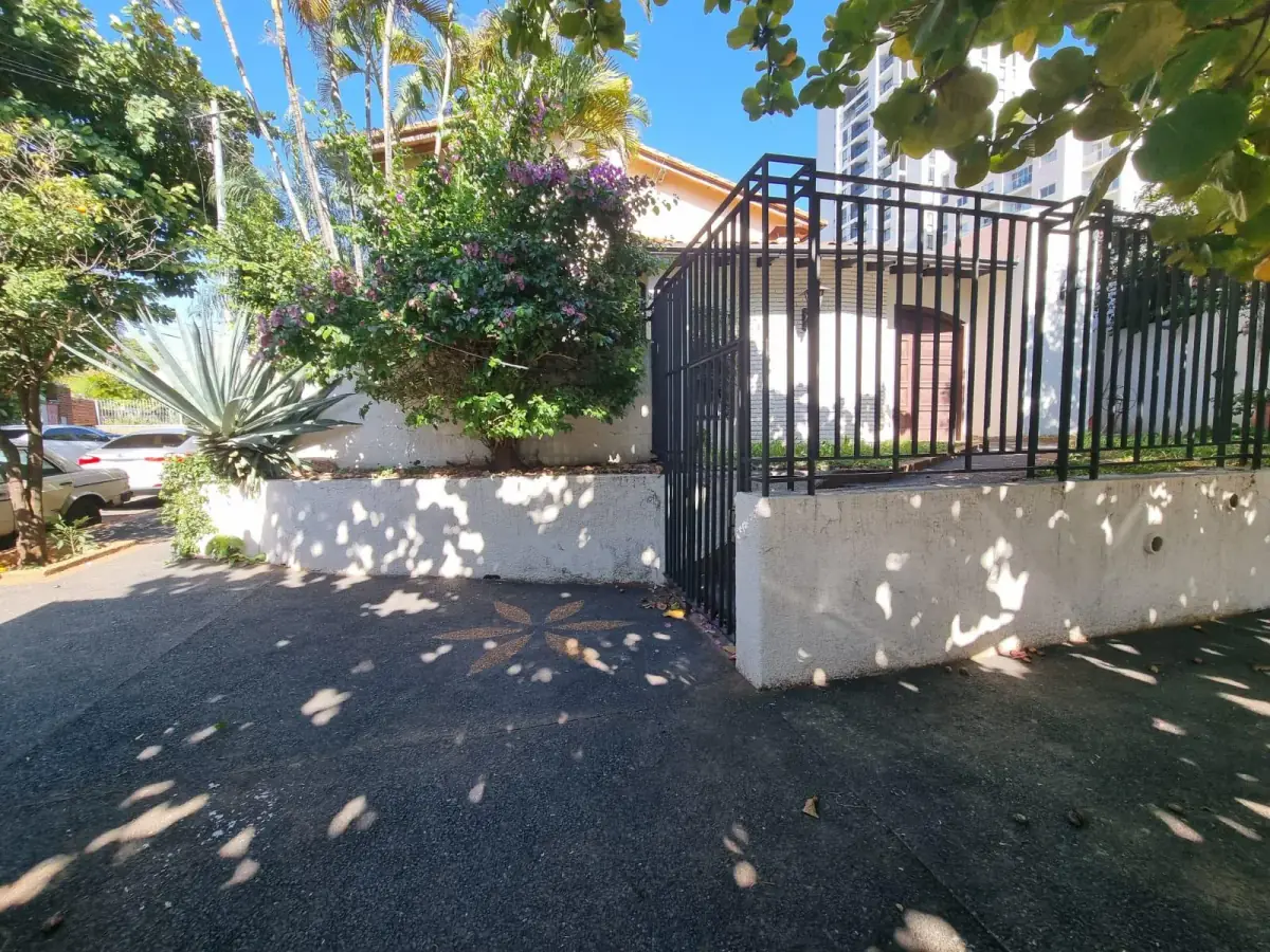 Terreno de 430m² en Venta en Recoleta, Asunción - Image 4
