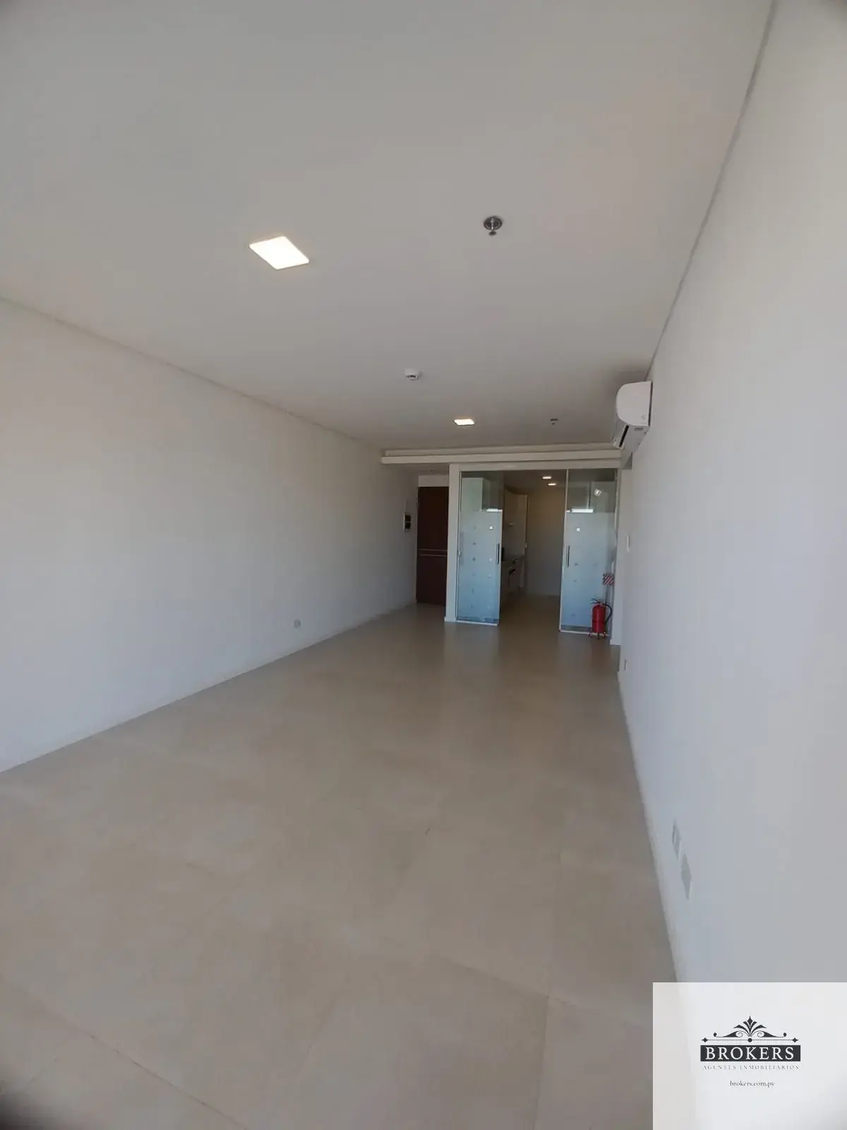 2-Bedroom Apartment for Sale in Carmelitas, Asunción - Image 8