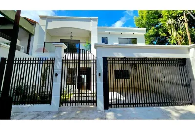 4-Bedroom House for Sale in Obrero, Asunción
