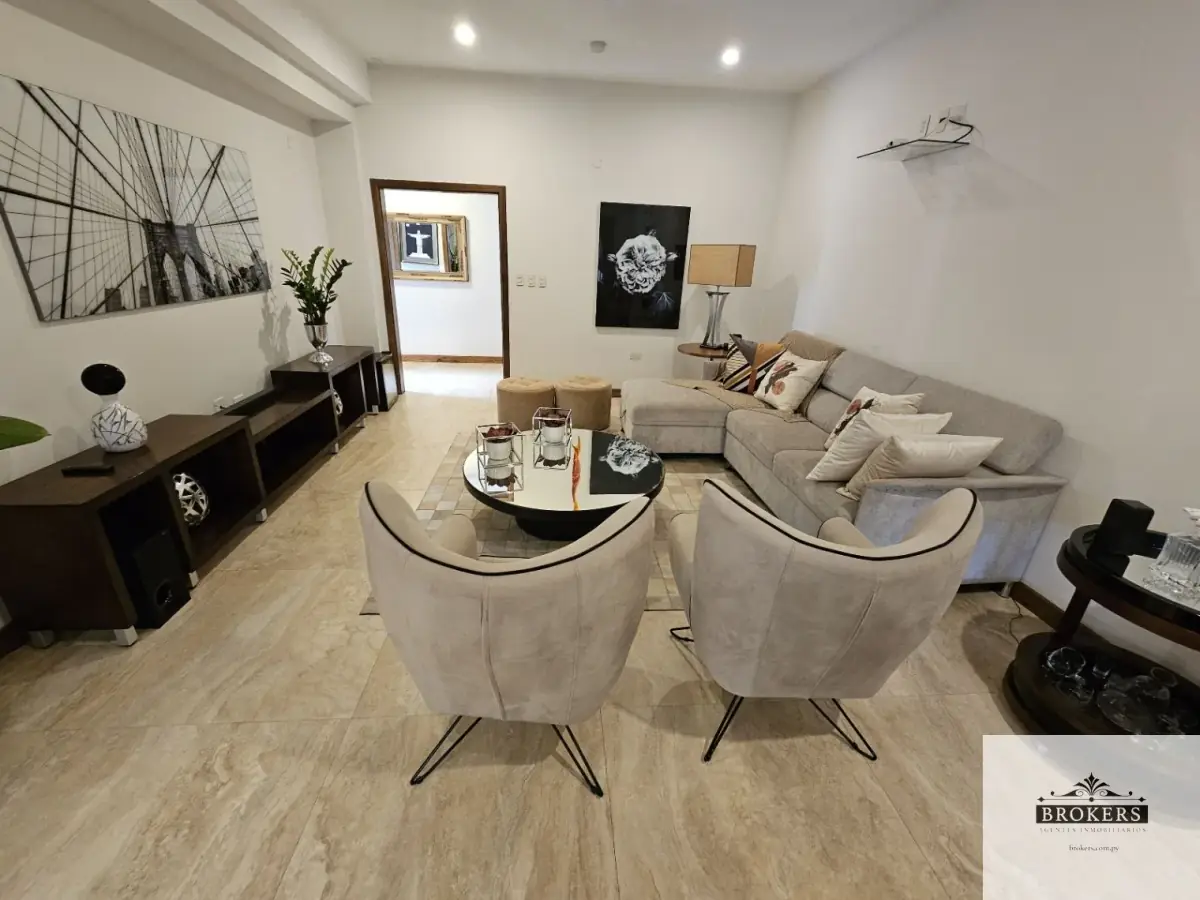 Casa de 3 dormitorios en Alquiler en Recoleta, Asunción - Image 7