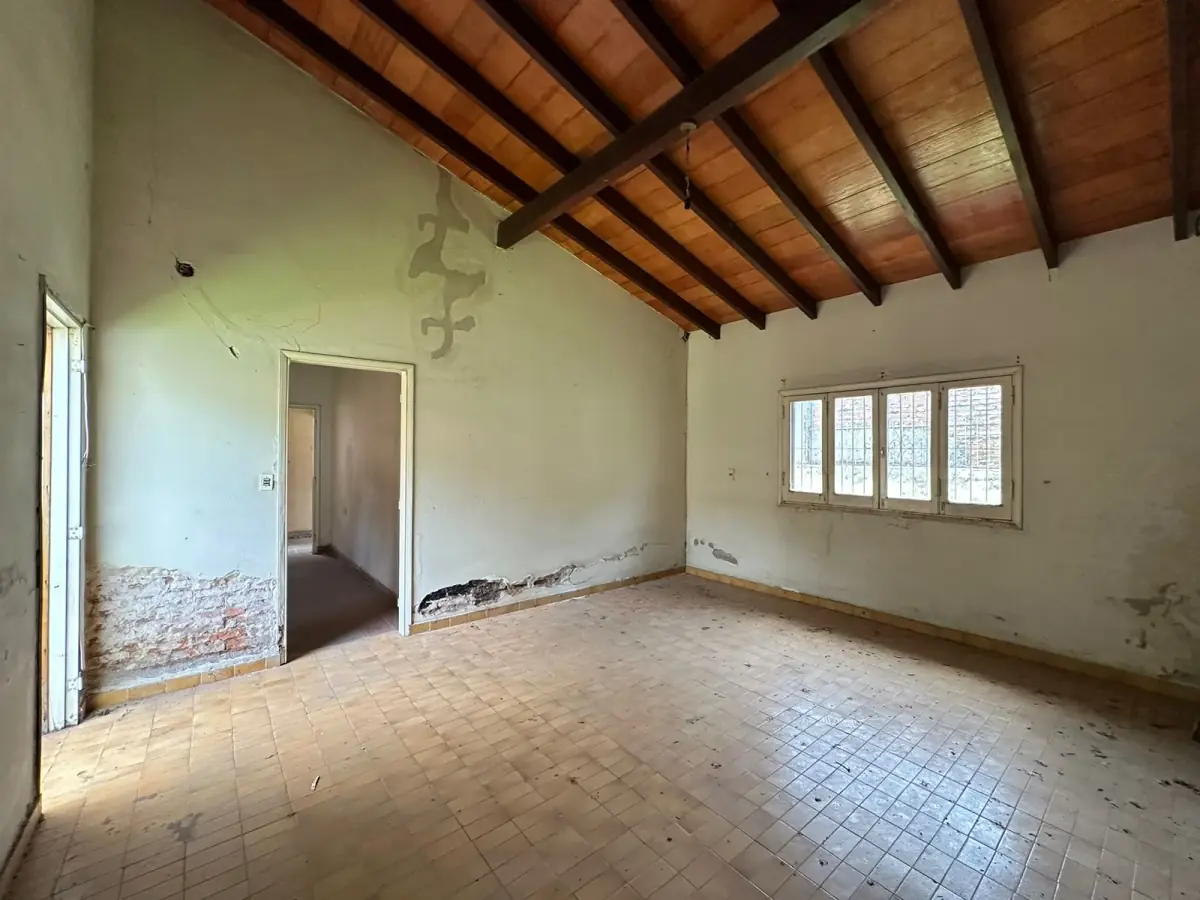 REMATE DE AMPLIA PROPIEDAD CON CONSTRUCCIÓN EN ASUNCION - Image 13