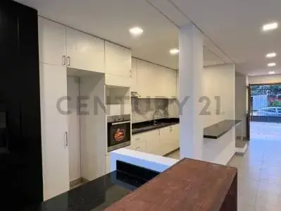 Casa de 3 dormitorios en Venta en Primer Barrio, Luque - Image 4