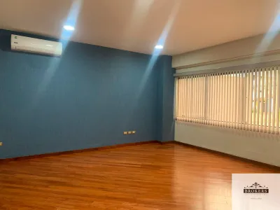 Local Comercial de 220m² en Alquiler en Mariscal Estigarribia, Asunción