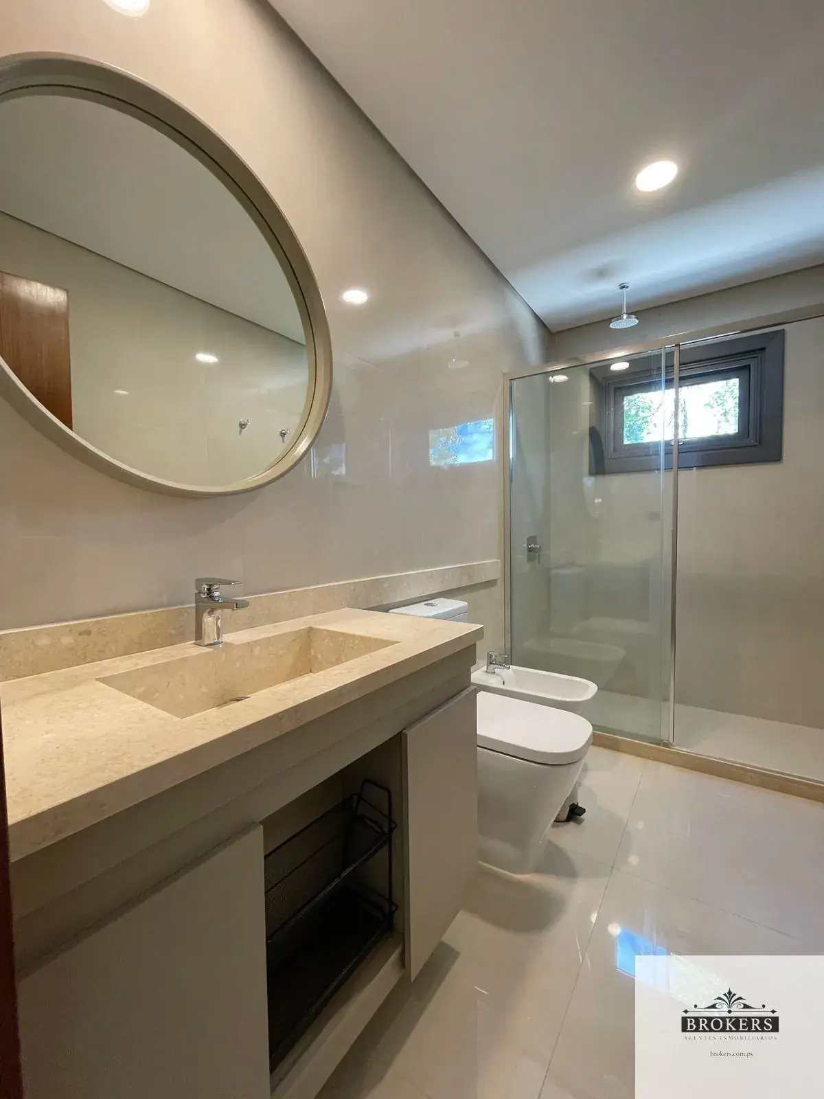 Apartamento de 2 dormitórios à Venda em Madame Lynch, Assunção - Image 12