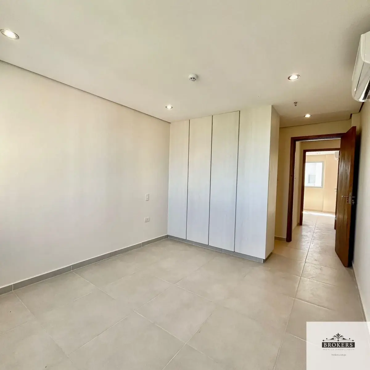 3-Bedroom Apartment for Sale in Jara, Asunción - Image 19