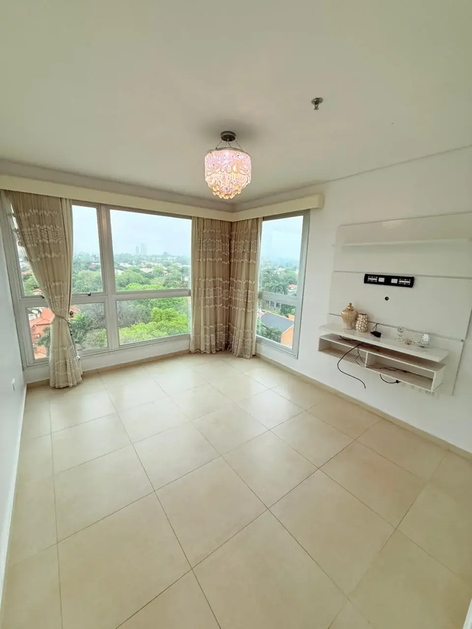 Departamento de 3 dormitorios en edificio Miranda, 190m², en Alquiler en Ycuá Satí, Asunción - Image 6
