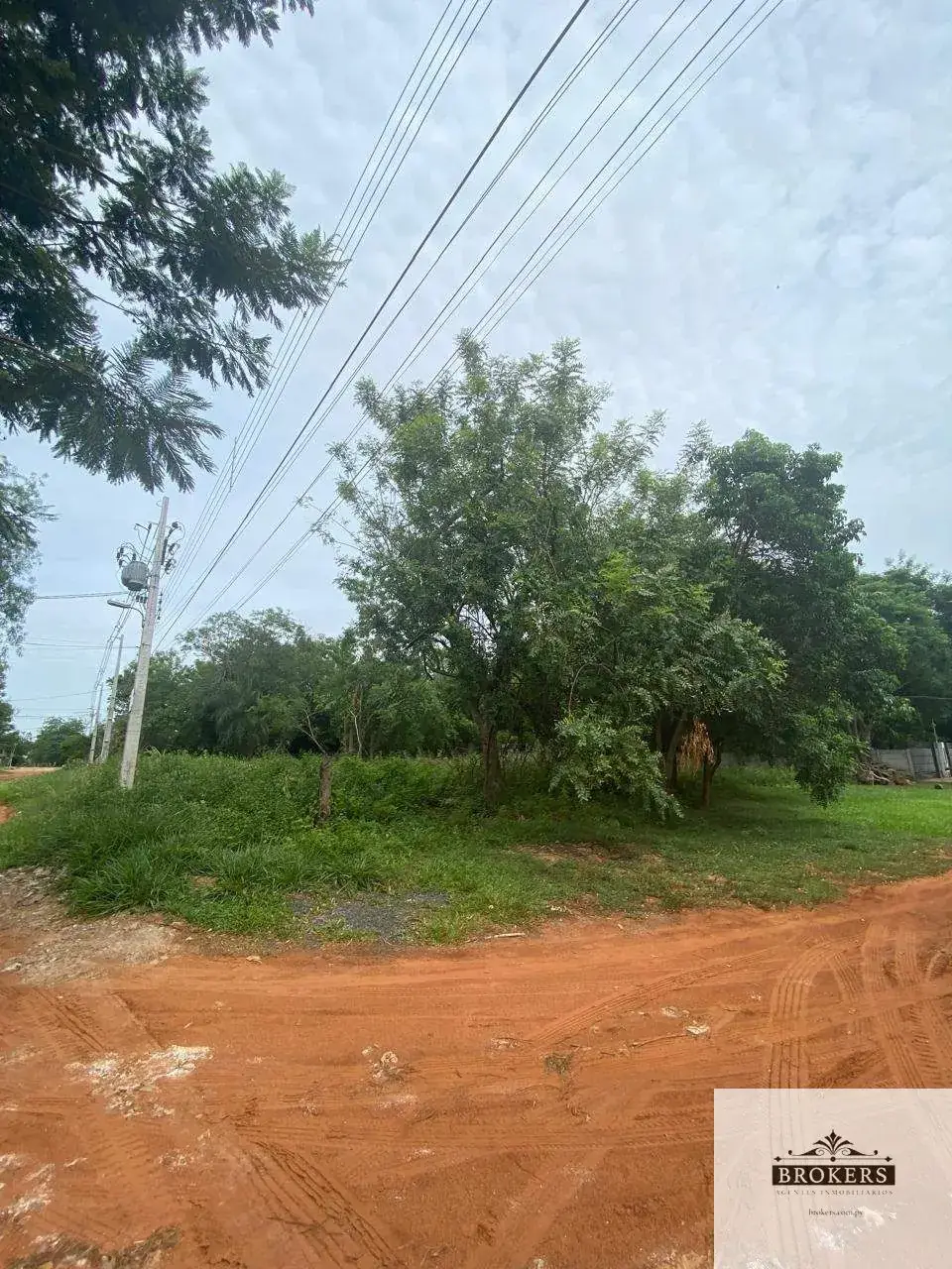 1,600m² Lot for Sale in Loma Merlo, Luque