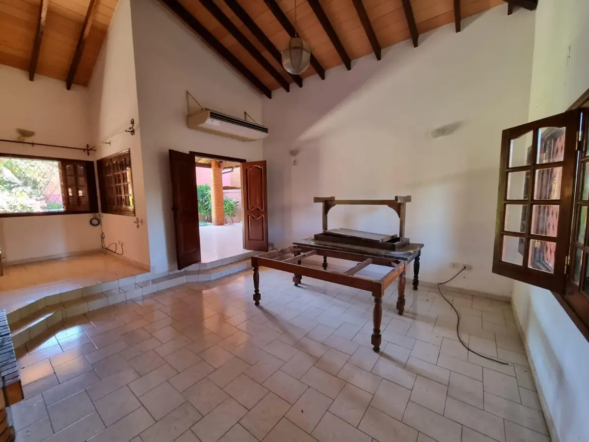 Casa de 3 dormitorios en Venta en Madame Lynch, Asunción - Image 14