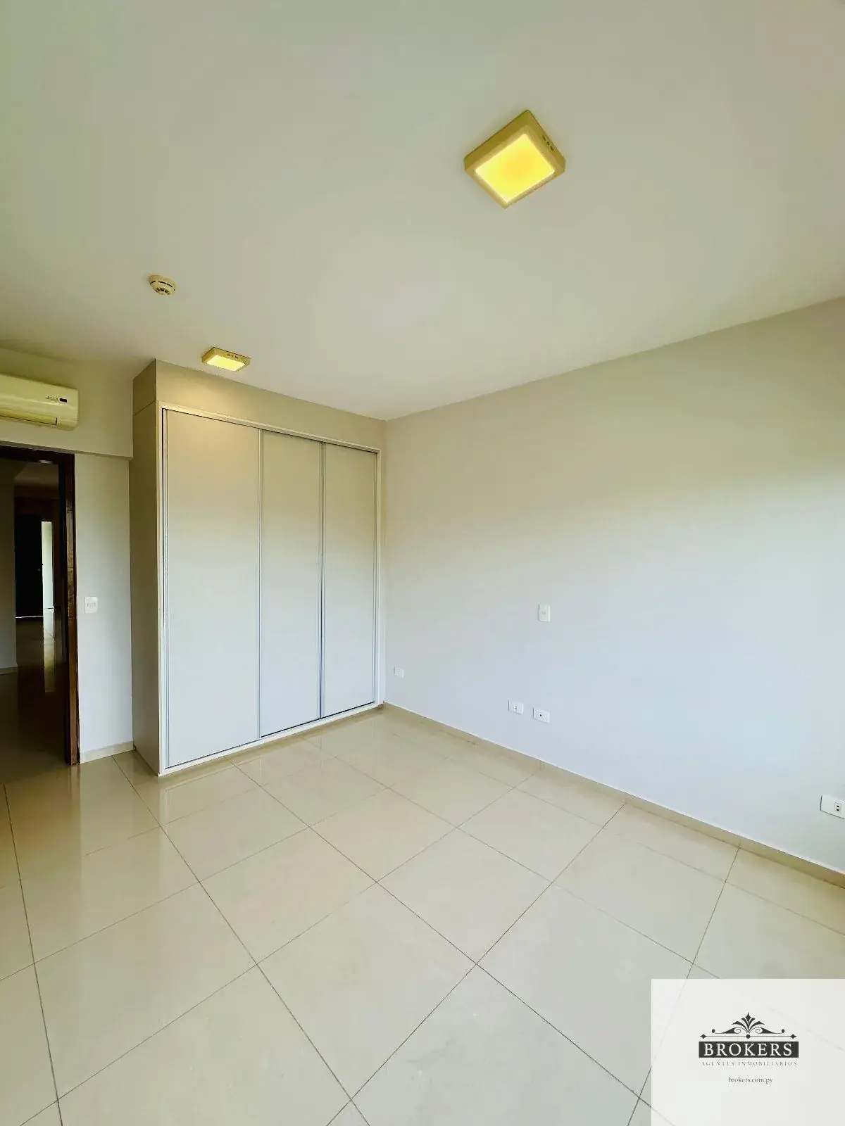 Departamento de 3 dormitorios en Venta en Mburucuyá, Asunción - Image 15