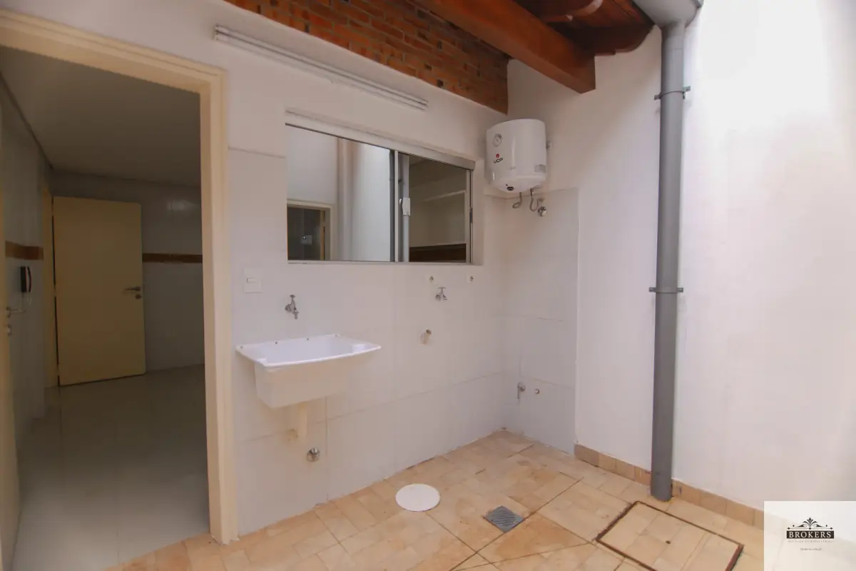 Casa de 3 dormitorios en Alquiler en Recoleta, Asunción - Image 8