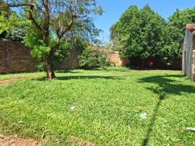 Terreno de 230m² en Venta en Laurelty, Luque