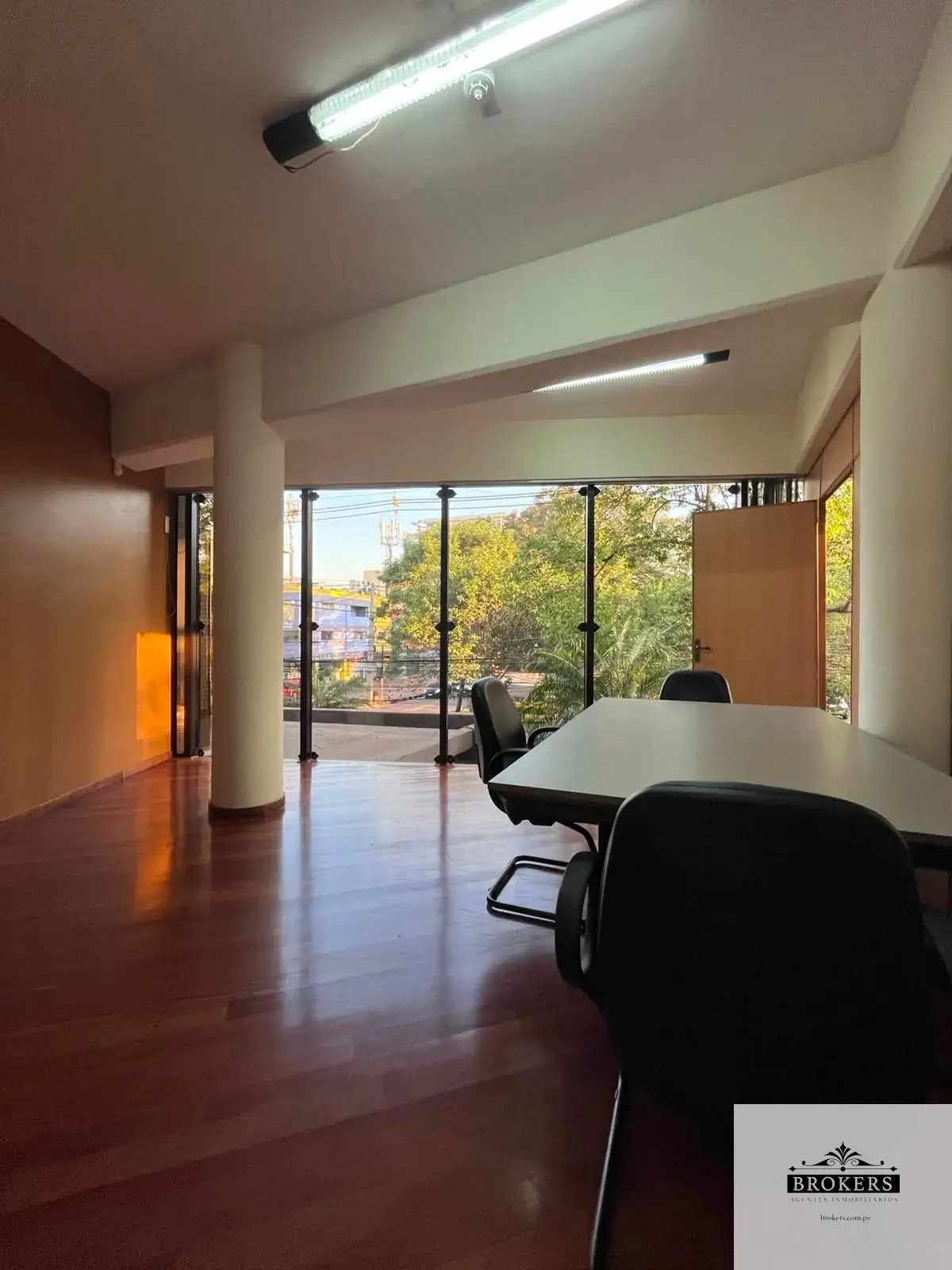 Local Comercial de 120m² en Alquiler en Mariscal Estigarribia, Asunción - Image 4