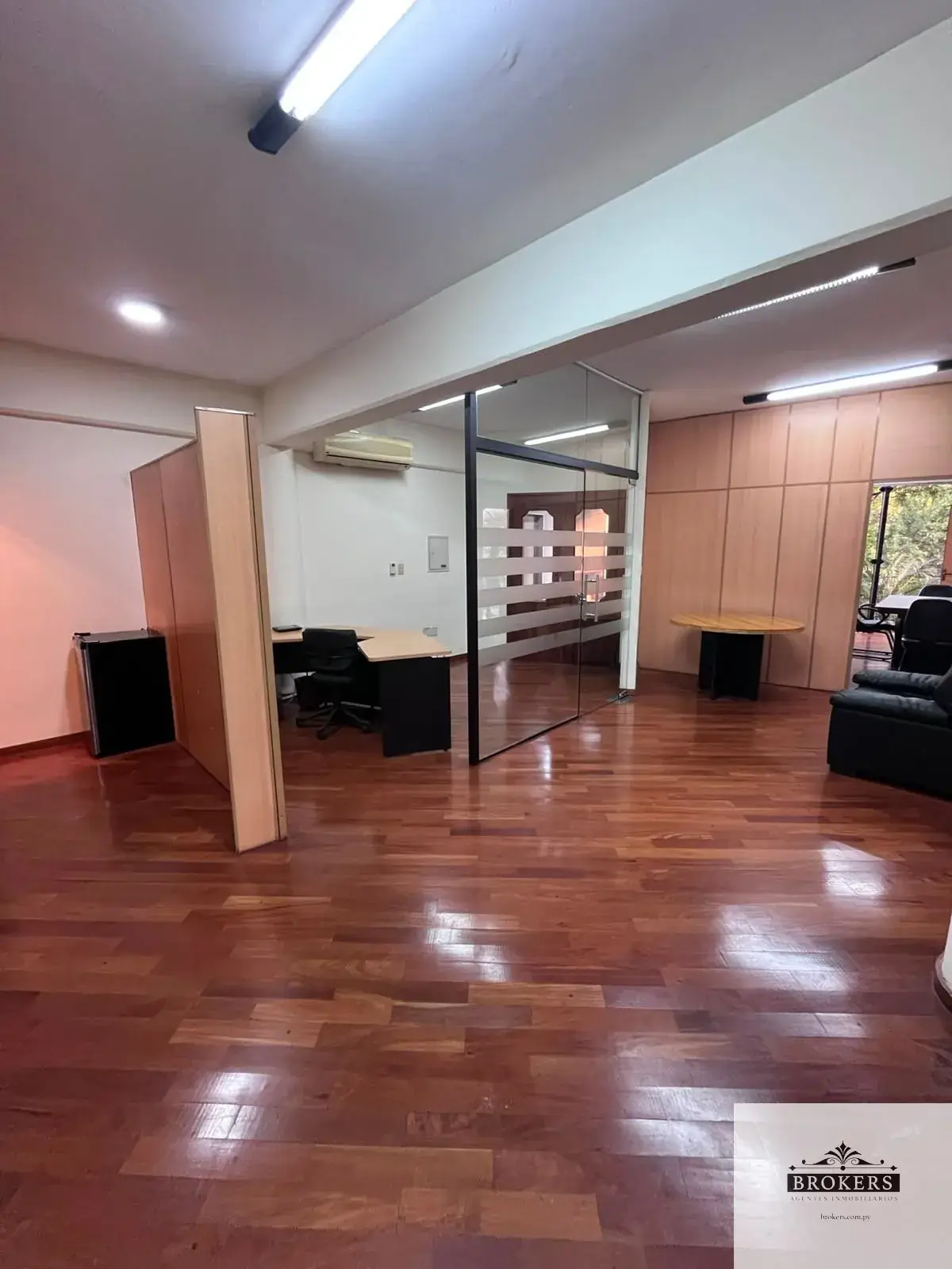 Local Comercial de 120m² en Alquiler en Mariscal Estigarribia, Asunción - Image 3