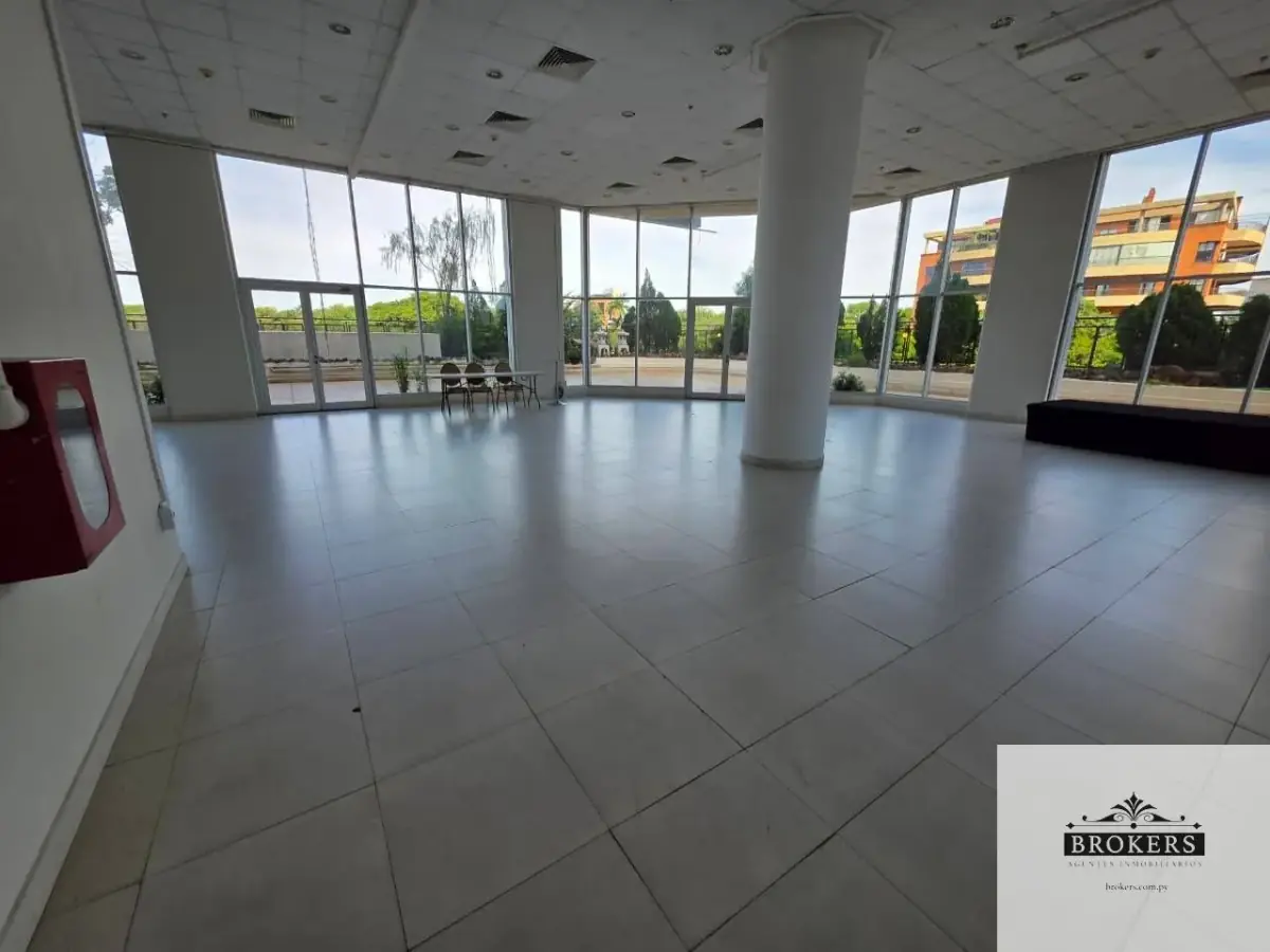 Local Comercial de 420m² en Alquiler en Ycuá Satí, Asunción - Image 5