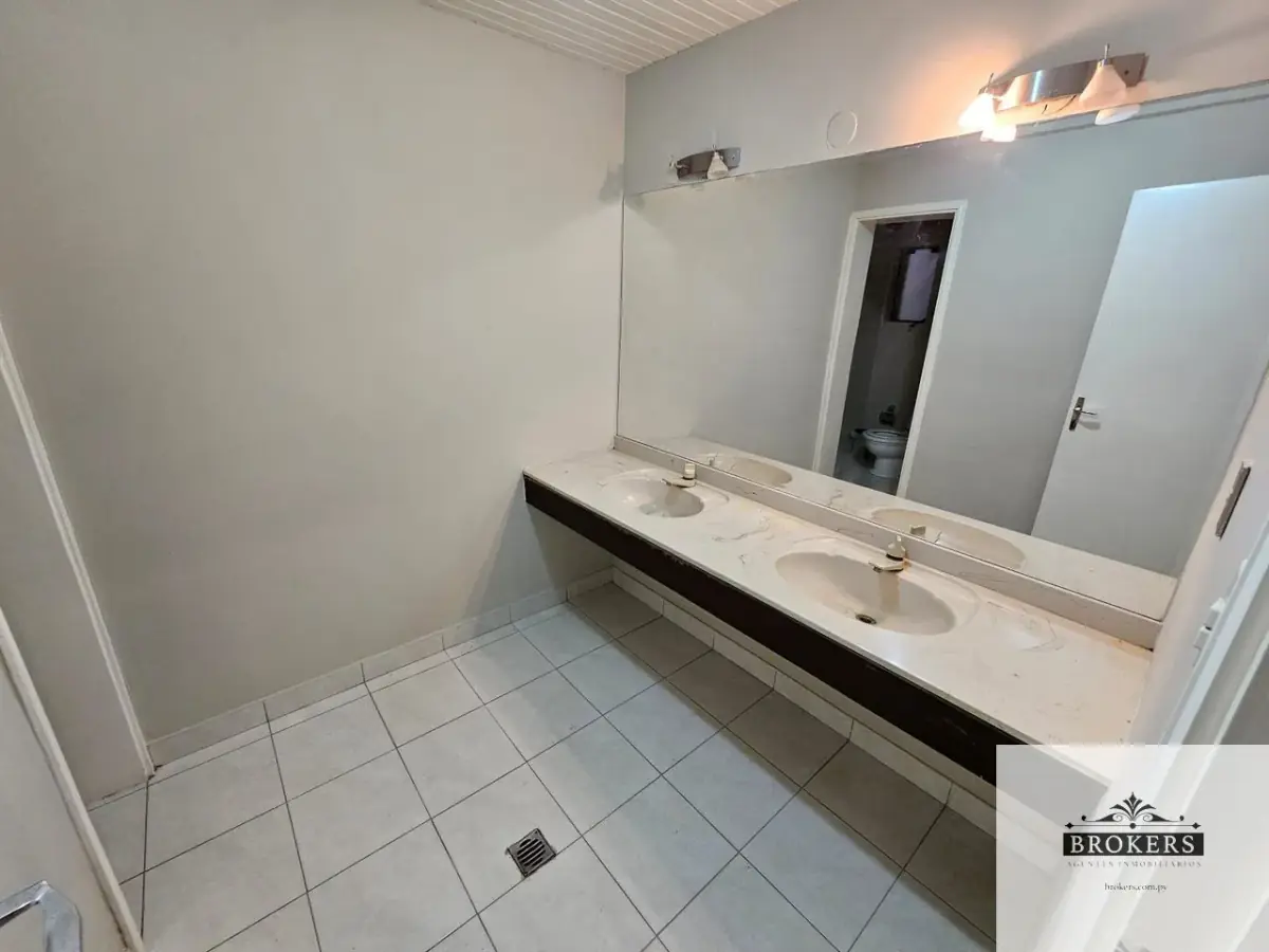 Casa de 5 dormitorios en Venta en Itá Enramada, Asunción - Image 15