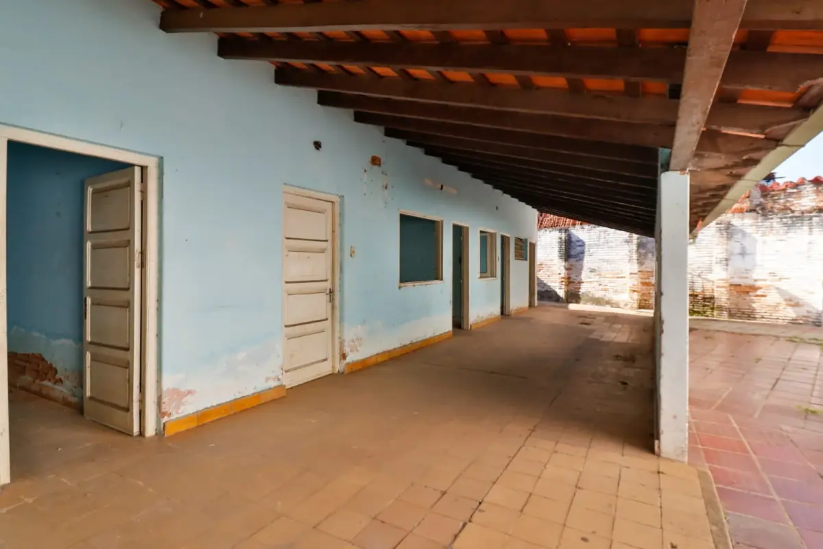 Oportunidad de Inversión: Amplio Terreno con construcción - Image 4