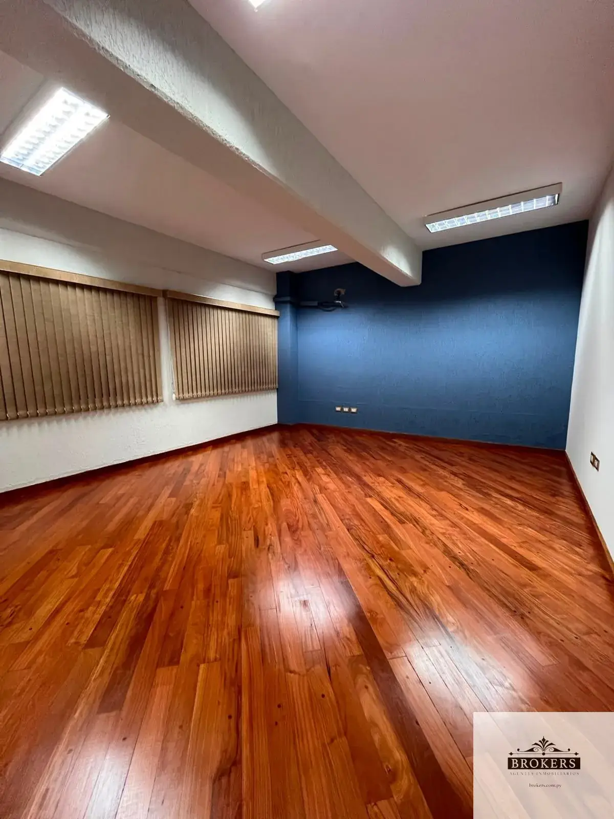 Local Comercial de 120m² en Alquiler en Mariscal Estigarribia, Asunción - Image 15