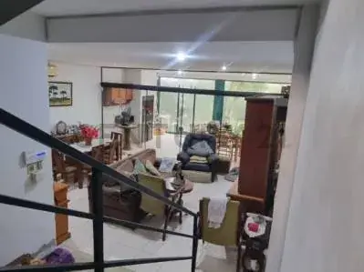 Casa de 3 dormitorios en Venta en San Jorge, Asunción - Image 5