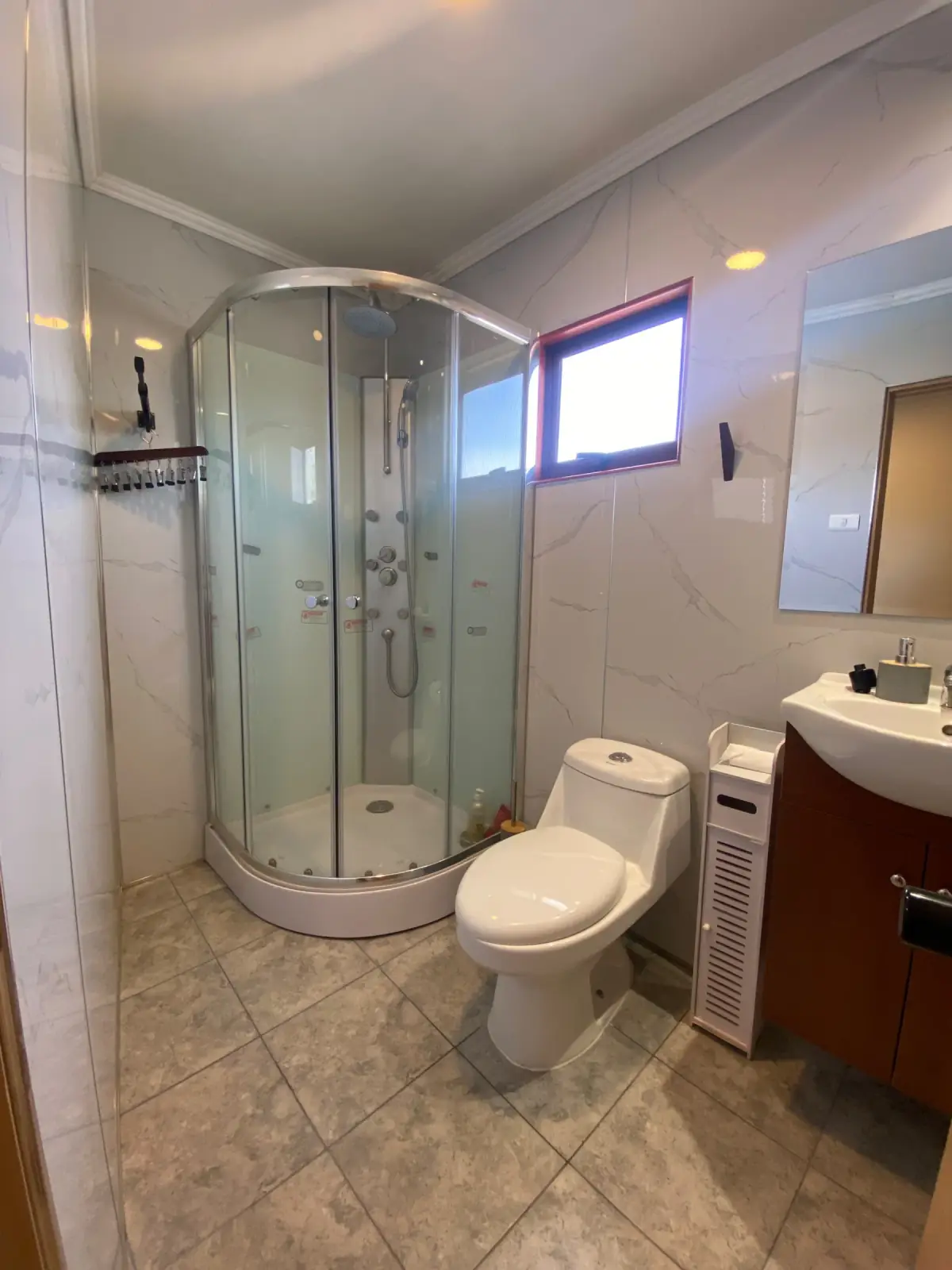 Casa de 3 quartos, 130m², à Venda em Victoria - Image 9