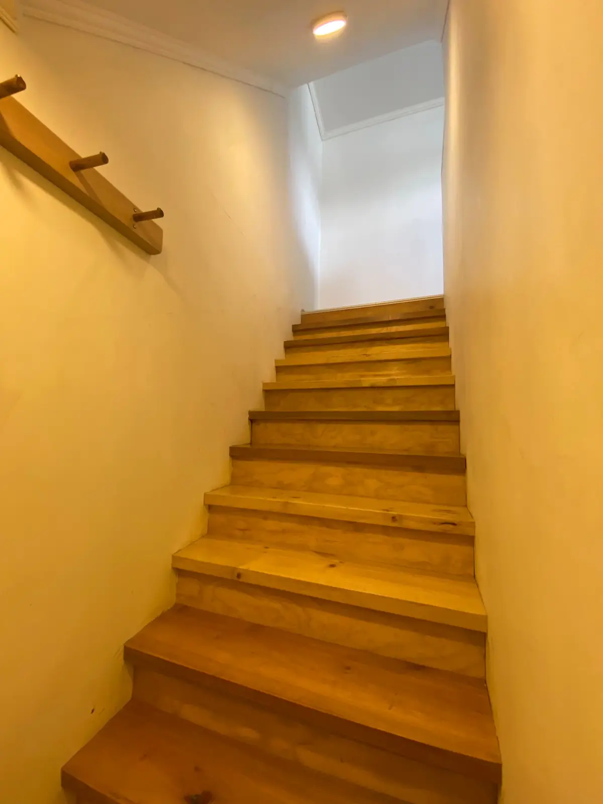 Casa de 3 quartos, 130m², à Venda em Victoria - Image 12