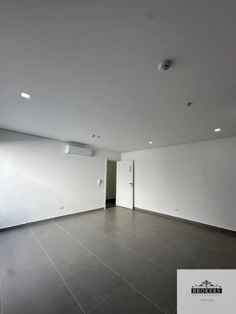 Departamento de 1 dormitorio en Venta en Ycuá Satí, Asunción - Image 6