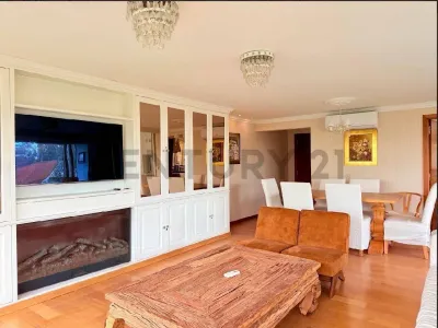 Departamento de 3 dormitorios en Venta en Carrasco, Montevideo