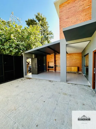 3-Bedroom House for Rent in Mburucuyá, Asunción