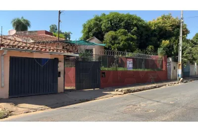 Casa de 3 dormitórios à Venda em San Lorenzo