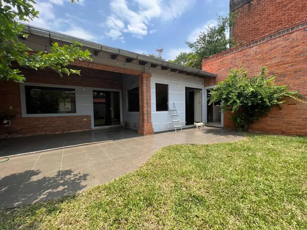 Casa de 3 dormitorios en Venta en Mcal. José Félix Estigarribia, Fernando de la Mora - Image 5